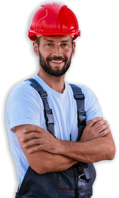 operatore smaltimento sorridente con elmetto rosso