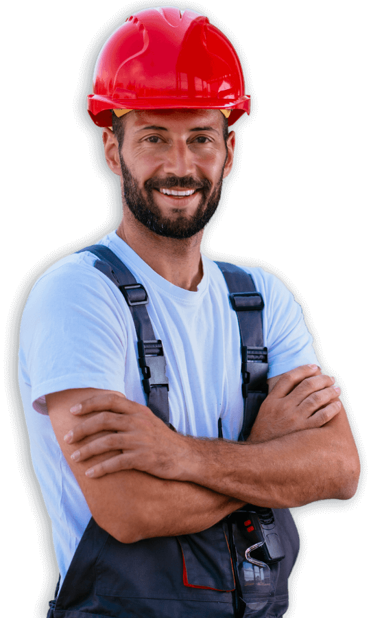 operatore smaltimento sorridente con elmetto rosso